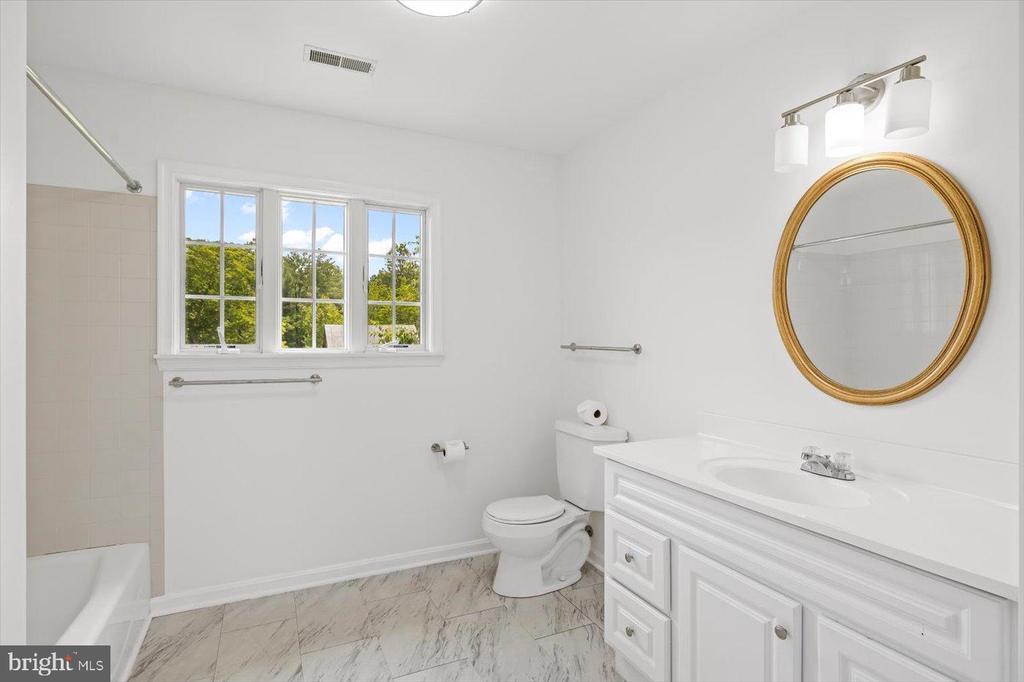 274 AARON MOUNTAIN RD, CASTLETON, Virginia 22716, 3 Bedrooms Bedrooms, ,3 BathroomsBathrooms,Residential,274 AARON MOUNTAIN RD,VARP2002554 MLS # VARP2002554