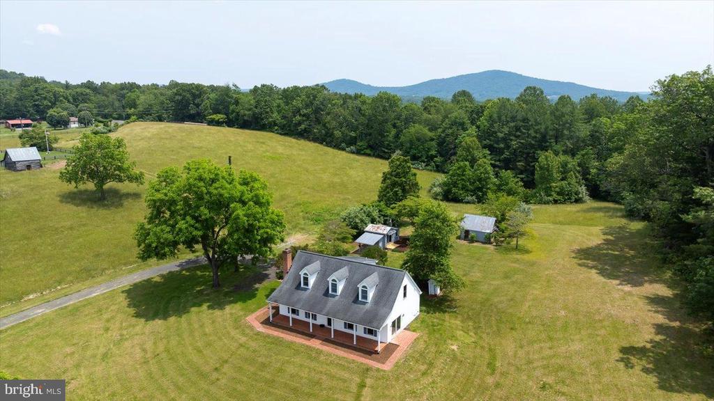 274 AARON MOUNTAIN RD, CASTLETON, Virginia 22716, 3 Bedrooms Bedrooms, ,3 BathroomsBathrooms,Residential,274 AARON MOUNTAIN RD,VARP2002554 MLS # VARP2002554