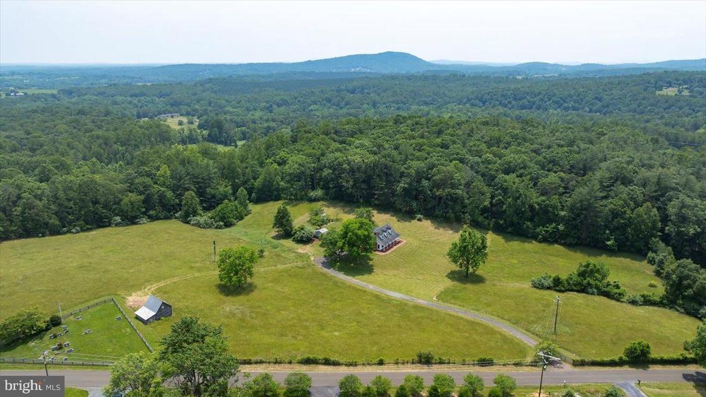274 AARON MOUNTAIN RD, CASTLETON, Virginia 22716, 3 Bedrooms Bedrooms, ,3 BathroomsBathrooms,Residential,274 AARON MOUNTAIN RD,VARP2002554 MLS # VARP2002554