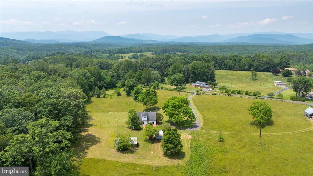274 AARON MOUNTAIN RD, CASTLETON, Virginia 22716, 3 Bedrooms Bedrooms, ,3 BathroomsBathrooms,Residential,274 AARON MOUNTAIN RD,VARP2002554 MLS # VARP2002554