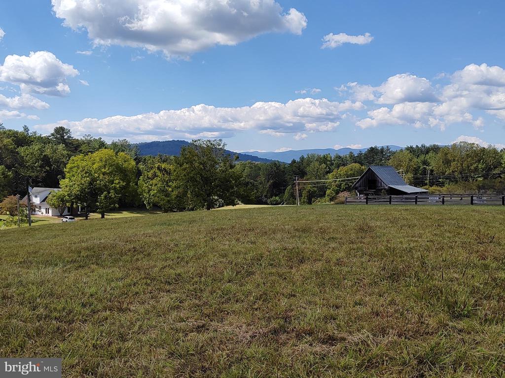 274 AARON MOUNTAIN RD, CASTLETON, Virginia 22716, 3 Bedrooms Bedrooms, ,3 BathroomsBathrooms,Residential,274 AARON MOUNTAIN RD,VARP2002554 MLS # VARP2002554