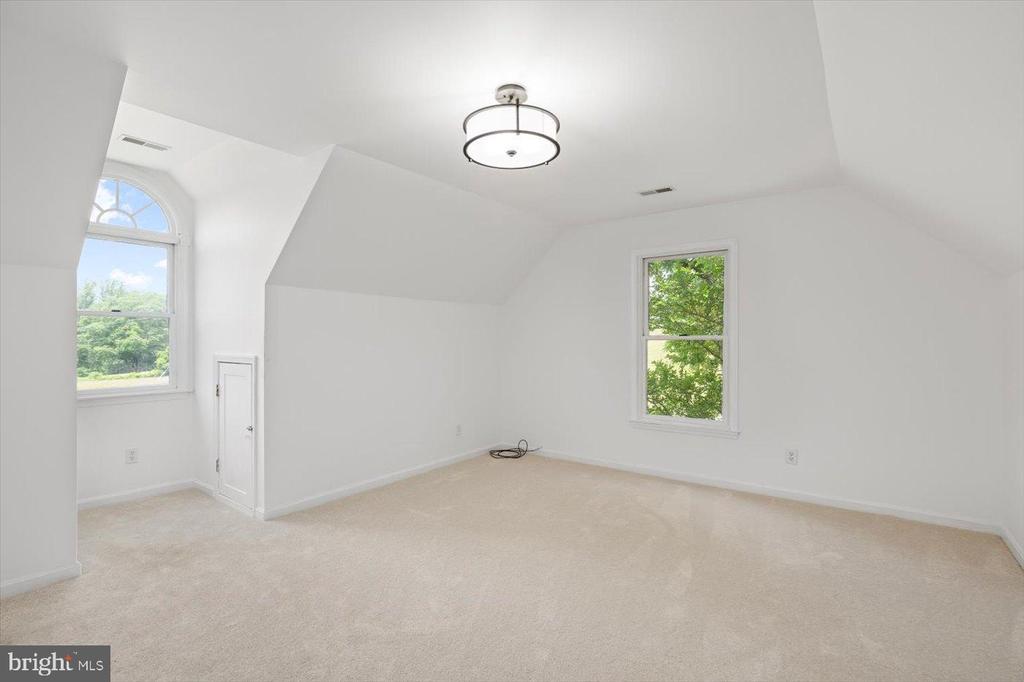 274 AARON MOUNTAIN RD, CASTLETON, Virginia 22716, 3 Bedrooms Bedrooms, ,3 BathroomsBathrooms,Residential,274 AARON MOUNTAIN RD,VARP2002560 MLS # VARP2002560