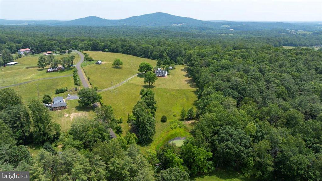 274 AARON MOUNTAIN RD, CASTLETON, Virginia 22716, 3 Bedrooms Bedrooms, ,3 BathroomsBathrooms,Residential,274 AARON MOUNTAIN RD,VARP2002560 MLS # VARP2002560
