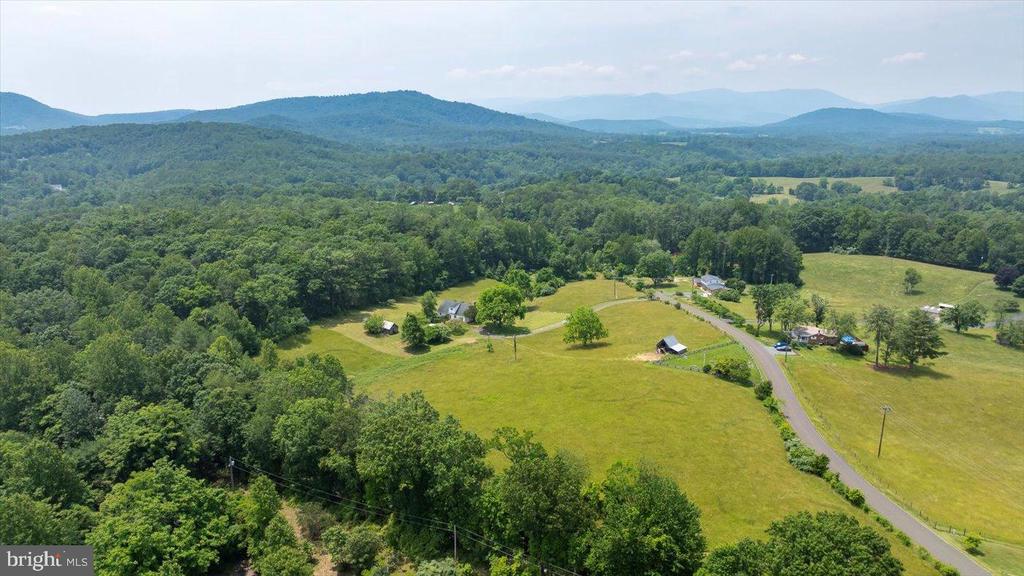 274 AARON MOUNTAIN RD, CASTLETON, Virginia 22716, 3 Bedrooms Bedrooms, ,3 BathroomsBathrooms,Residential,274 AARON MOUNTAIN RD,VARP2002560 MLS # VARP2002560