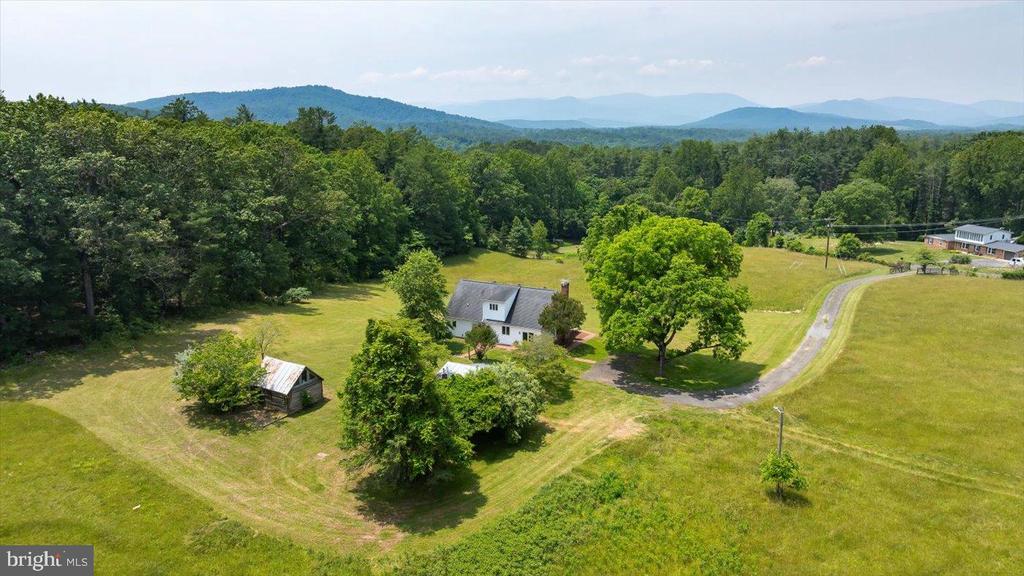 274 AARON MOUNTAIN RD, CASTLETON, Virginia 22716, 3 Bedrooms Bedrooms, ,3 BathroomsBathrooms,Residential,274 AARON MOUNTAIN RD,VARP2002560 MLS # VARP2002560