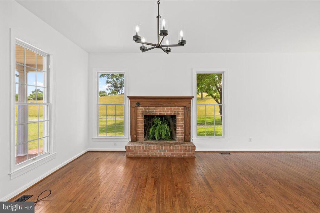 274 AARON MOUNTAIN RD, CASTLETON, Virginia 22716, 3 Bedrooms Bedrooms, ,3 BathroomsBathrooms,Residential,274 AARON MOUNTAIN RD,VARP2002560 MLS # VARP2002560