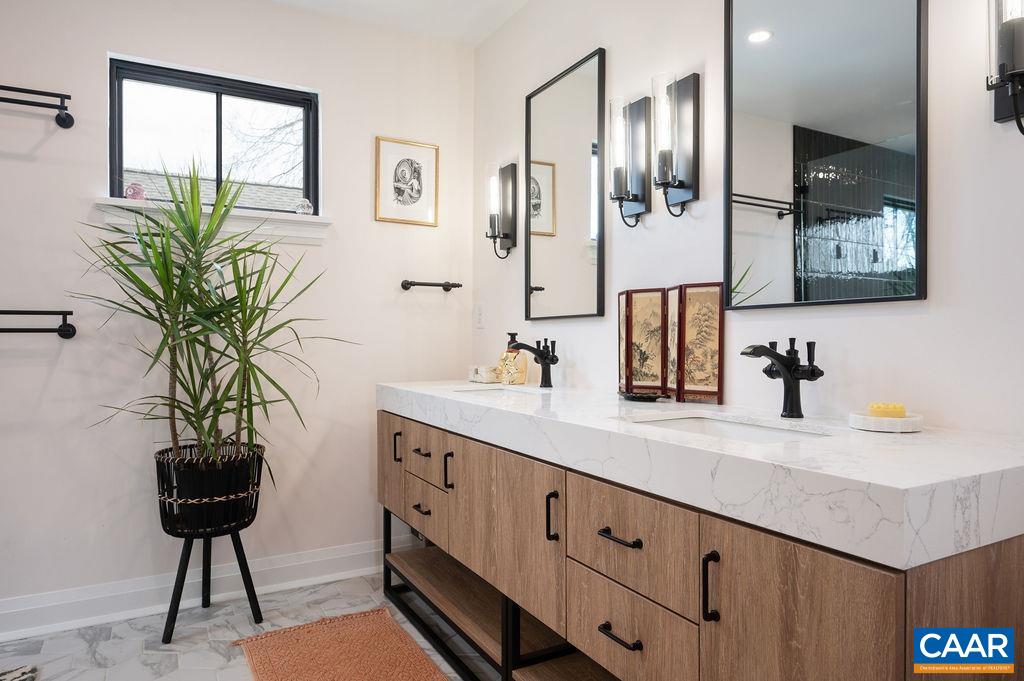 628 BLENHEIM AVE, CHARLOTTESVILLE, Virginia 22902, 4 Bedrooms Bedrooms, ,3 BathroomsBathrooms,Residential,628 BLENHEIM AVE,674992 MLS # 674992