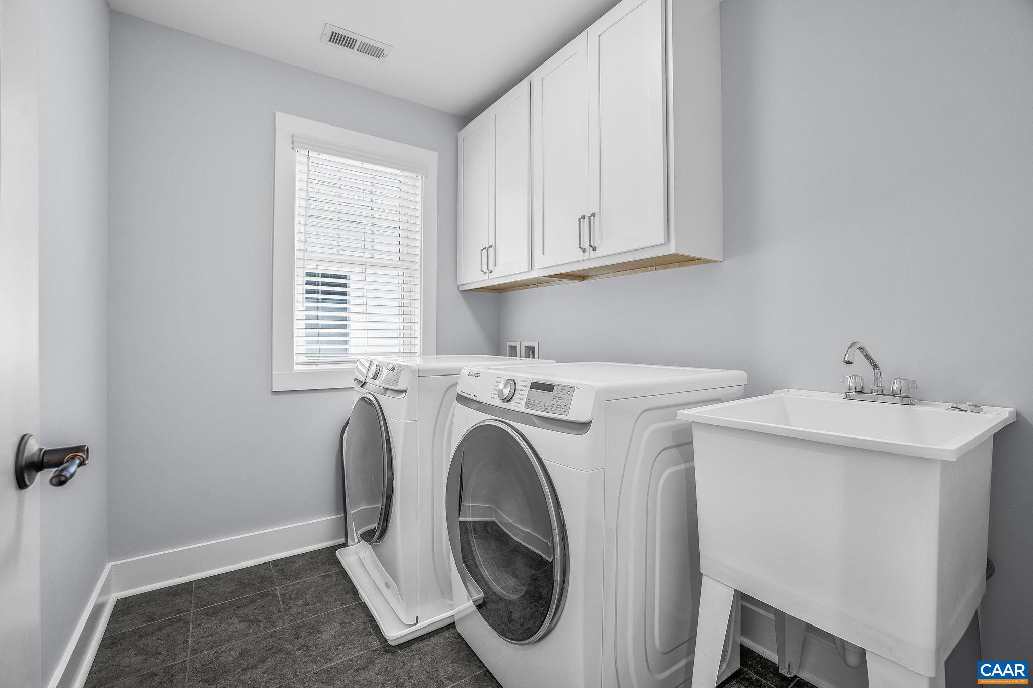 412 NICHOLSON ST, CHARLOTTESVILLE, Virginia 22902, 4 Bedrooms Bedrooms, ,3 BathroomsBathrooms,Residential,412 NICHOLSON ST,675014 MLS # 675014