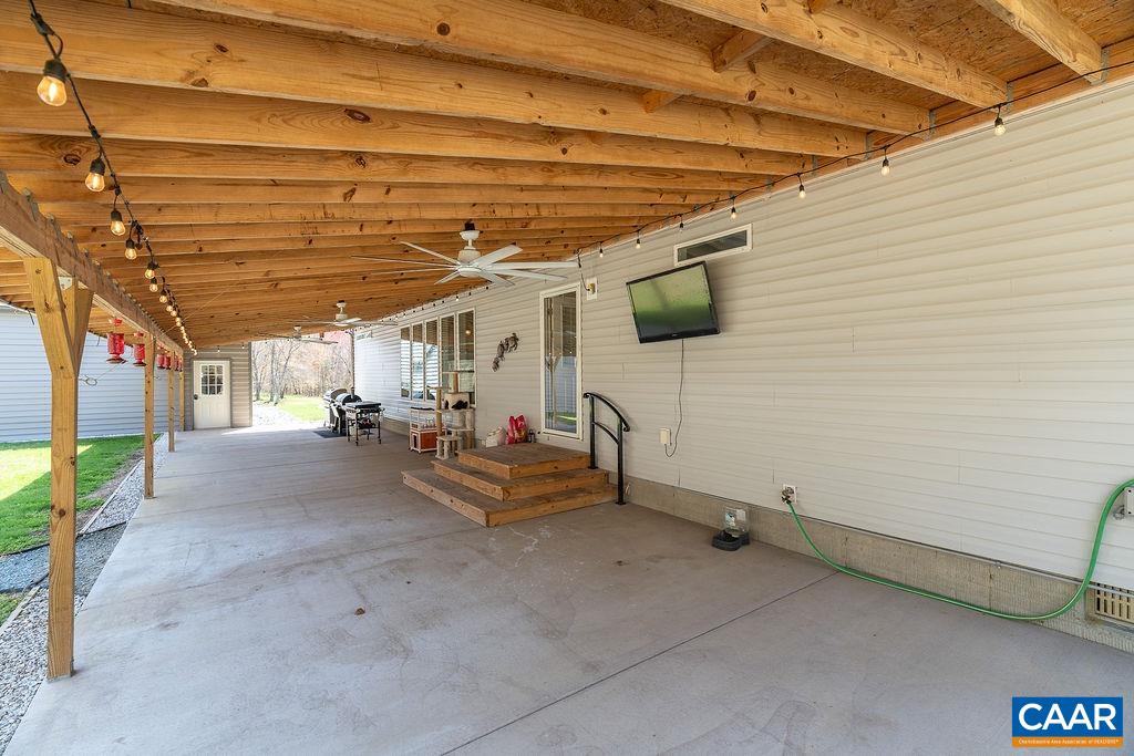 7246 THREE NOTCH RD, LOUISA, Virginia 23093, 3 Bedrooms Bedrooms, ,2 BathroomsBathrooms,Residential,7246 THREE NOTCH RD,675249 MLS # 675249