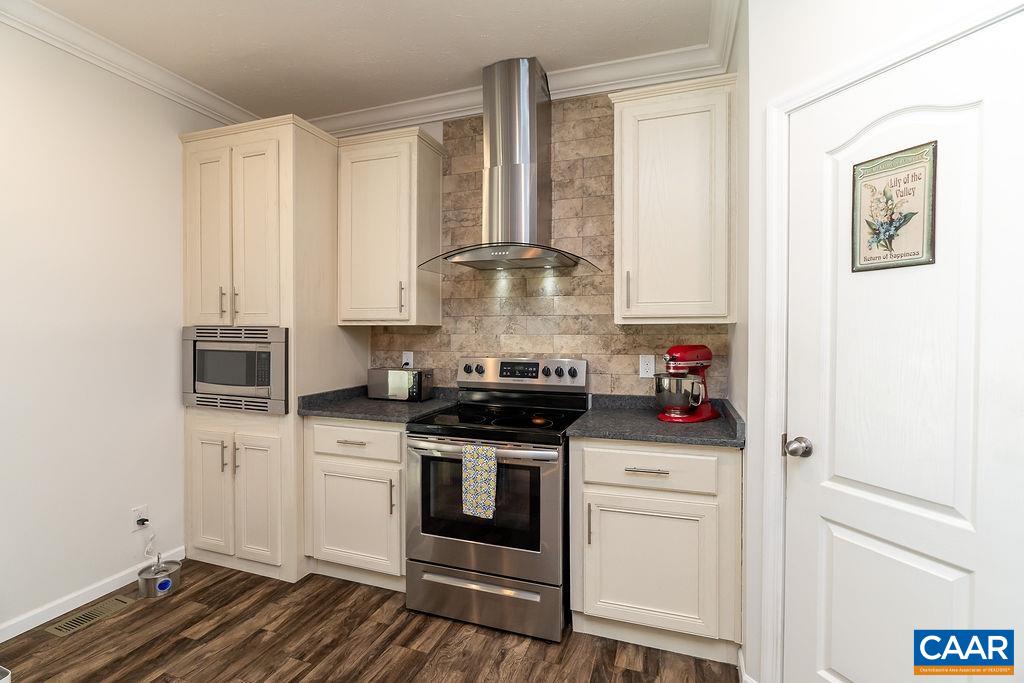 7246 THREE NOTCH RD, LOUISA, Virginia 23093, 3 Bedrooms Bedrooms, ,2 BathroomsBathrooms,Residential,7246 THREE NOTCH RD,675249 MLS # 675249