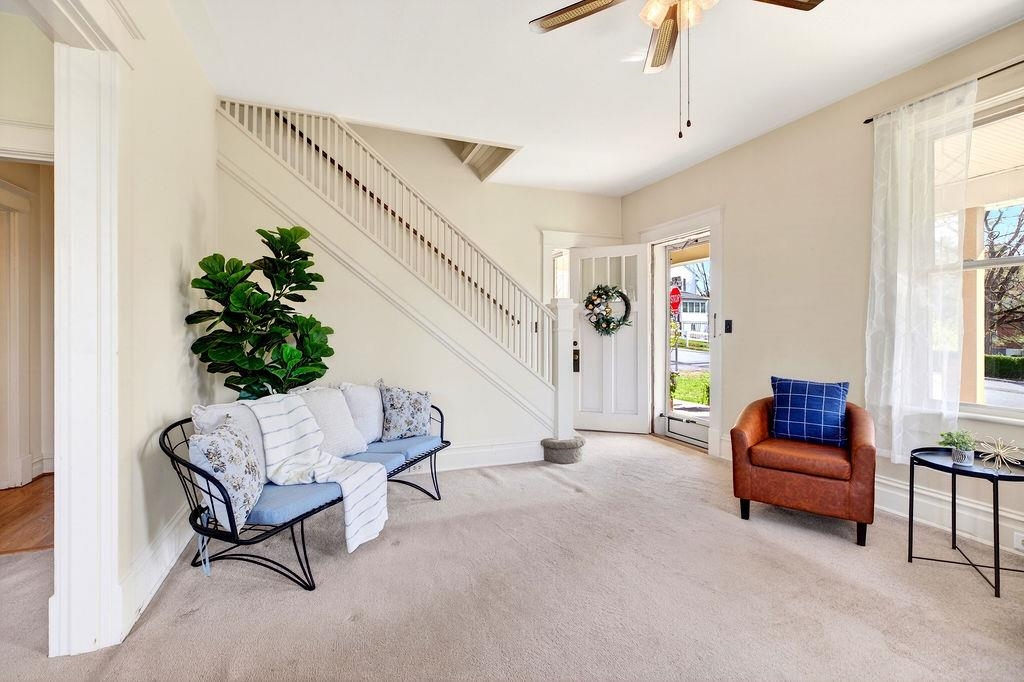 826 SELMA BLVD, STAUNTON, Virginia 24401, 3 Bedrooms Bedrooms, ,1 BathroomBathrooms,Residential,826 SELMA BLVD,675251 MLS # 675251