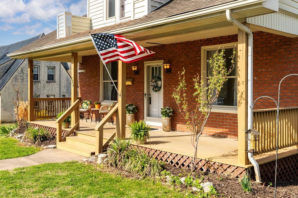 826 SELMA BLVD, STAUNTON, Virginia 24401, 3 Bedrooms Bedrooms, ,1 BathroomBathrooms,Residential,826 SELMA BLVD,675251 MLS # 675251