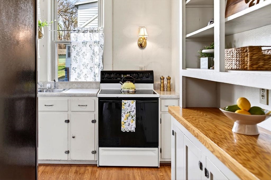 826 SELMA BLVD, STAUNTON, Virginia 24401, 3 Bedrooms Bedrooms, ,1 BathroomBathrooms,Residential,826 SELMA BLVD,675251 MLS # 675251