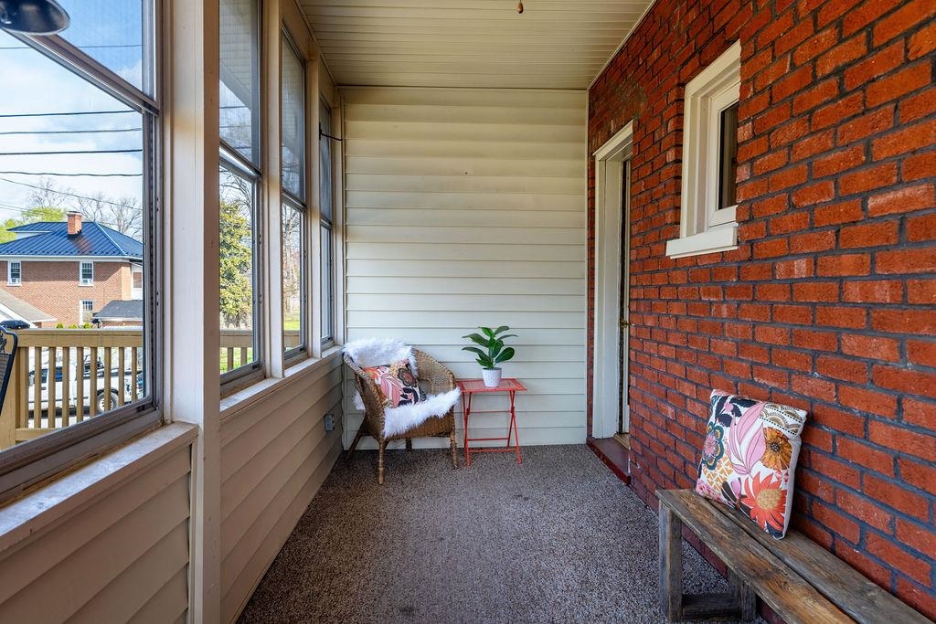 826 SELMA BLVD, STAUNTON, Virginia 24401, 3 Bedrooms Bedrooms, ,1 BathroomBathrooms,Residential,826 SELMA BLVD,675251 MLS # 675251