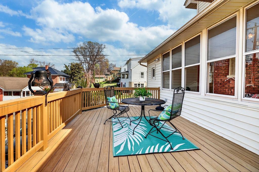 826 SELMA BLVD, STAUNTON, Virginia 24401, 3 Bedrooms Bedrooms, ,1 BathroomBathrooms,Residential,826 SELMA BLVD,675251 MLS # 675251