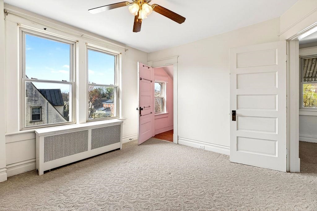 826 SELMA BLVD, STAUNTON, Virginia 24401, 3 Bedrooms Bedrooms, ,1 BathroomBathrooms,Residential,826 SELMA BLVD,675251 MLS # 675251