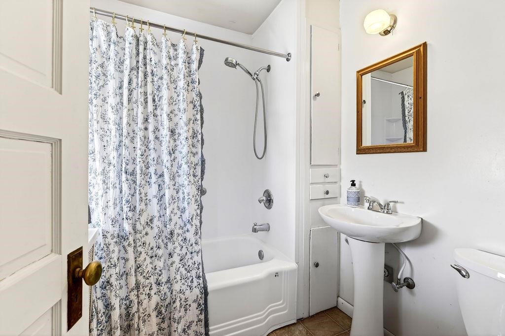 826 SELMA BLVD, STAUNTON, Virginia 24401, 3 Bedrooms Bedrooms, ,1 BathroomBathrooms,Residential,826 SELMA BLVD,675251 MLS # 675251