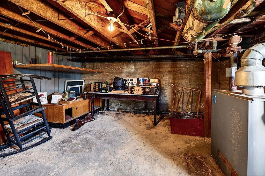 826 SELMA BLVD, STAUNTON, Virginia 24401, 3 Bedrooms Bedrooms, ,1 BathroomBathrooms,Residential,826 SELMA BLVD,675251 MLS # 675251