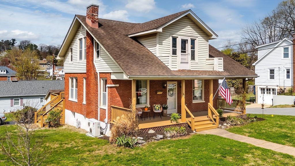 826 SELMA BLVD, STAUNTON, Virginia 24401, 3 Bedrooms Bedrooms, ,1 BathroomBathrooms,Residential,826 SELMA BLVD,675251 MLS # 675251