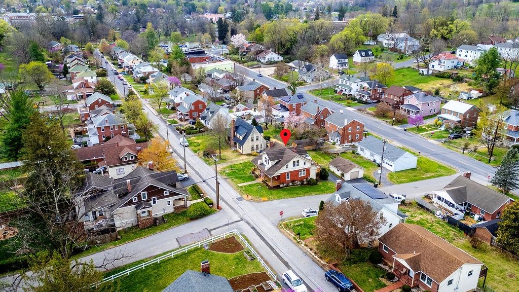 826 SELMA BLVD, STAUNTON, Virginia 24401, 3 Bedrooms Bedrooms, ,1 BathroomBathrooms,Residential,826 SELMA BLVD,675251 MLS # 675251