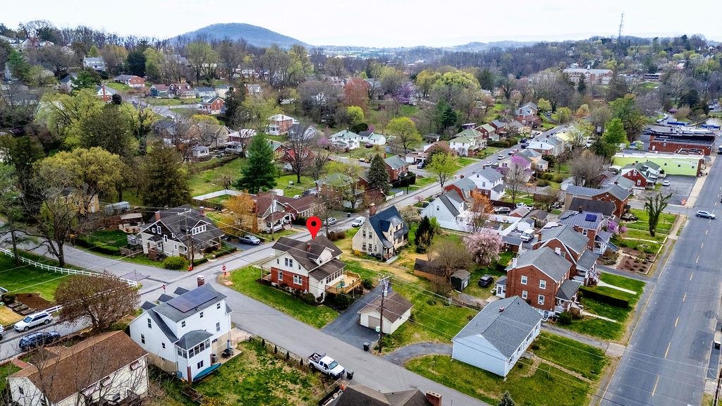 826 SELMA BLVD, STAUNTON, Virginia 24401, 3 Bedrooms Bedrooms, ,1 BathroomBathrooms,Residential,826 SELMA BLVD,675251 MLS # 675251