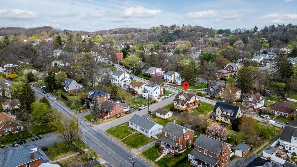 826 SELMA BLVD, STAUNTON, Virginia 24401, 3 Bedrooms Bedrooms, ,1 BathroomBathrooms,Residential,826 SELMA BLVD,675251 MLS # 675251