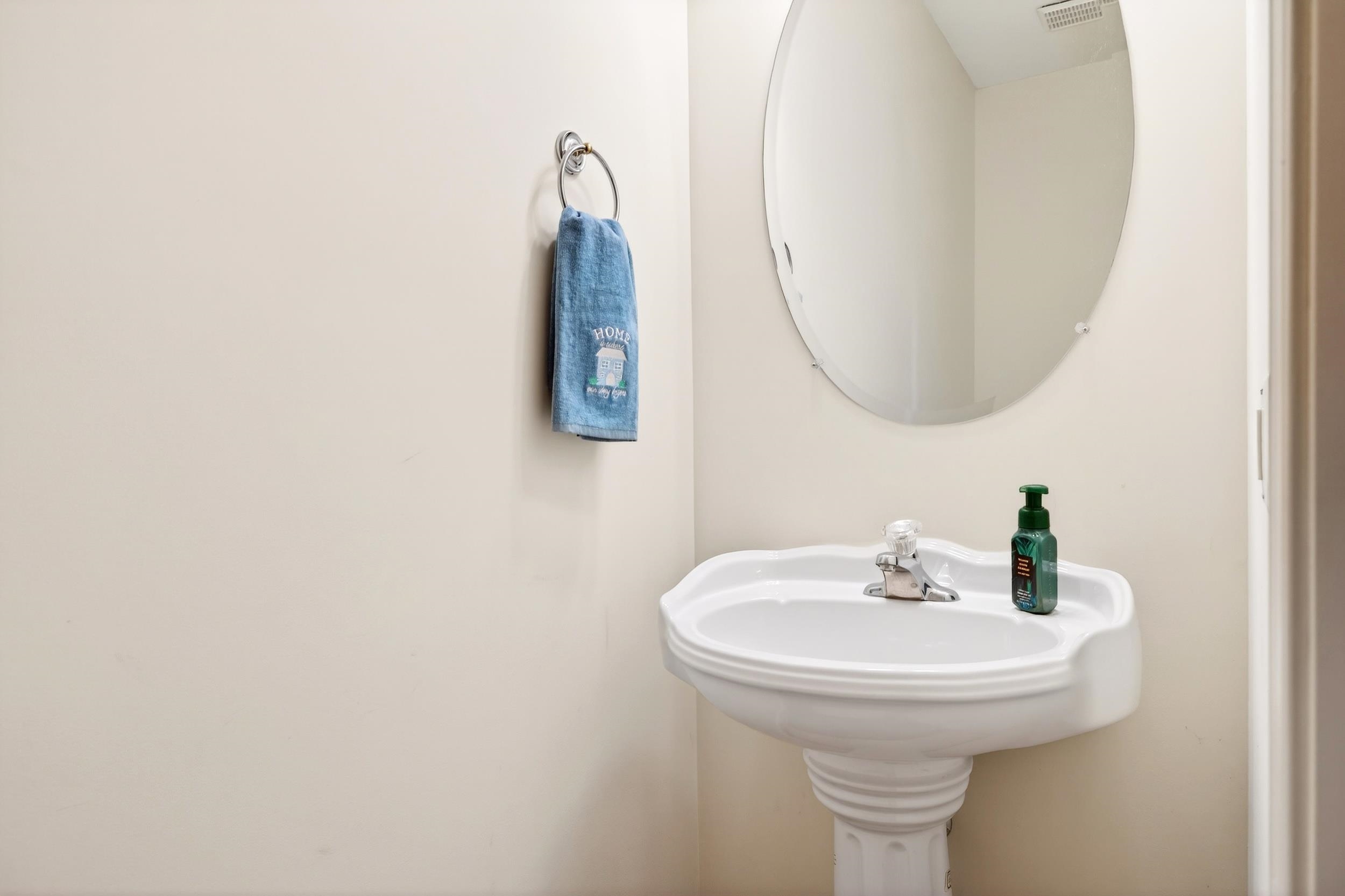 355 HOOVER RD, WOODSTOCK, Virginia 22664, 3 Bedrooms Bedrooms, ,2 BathroomsBathrooms,Residential,355 HOOVER RD,675256 MLS # 675256