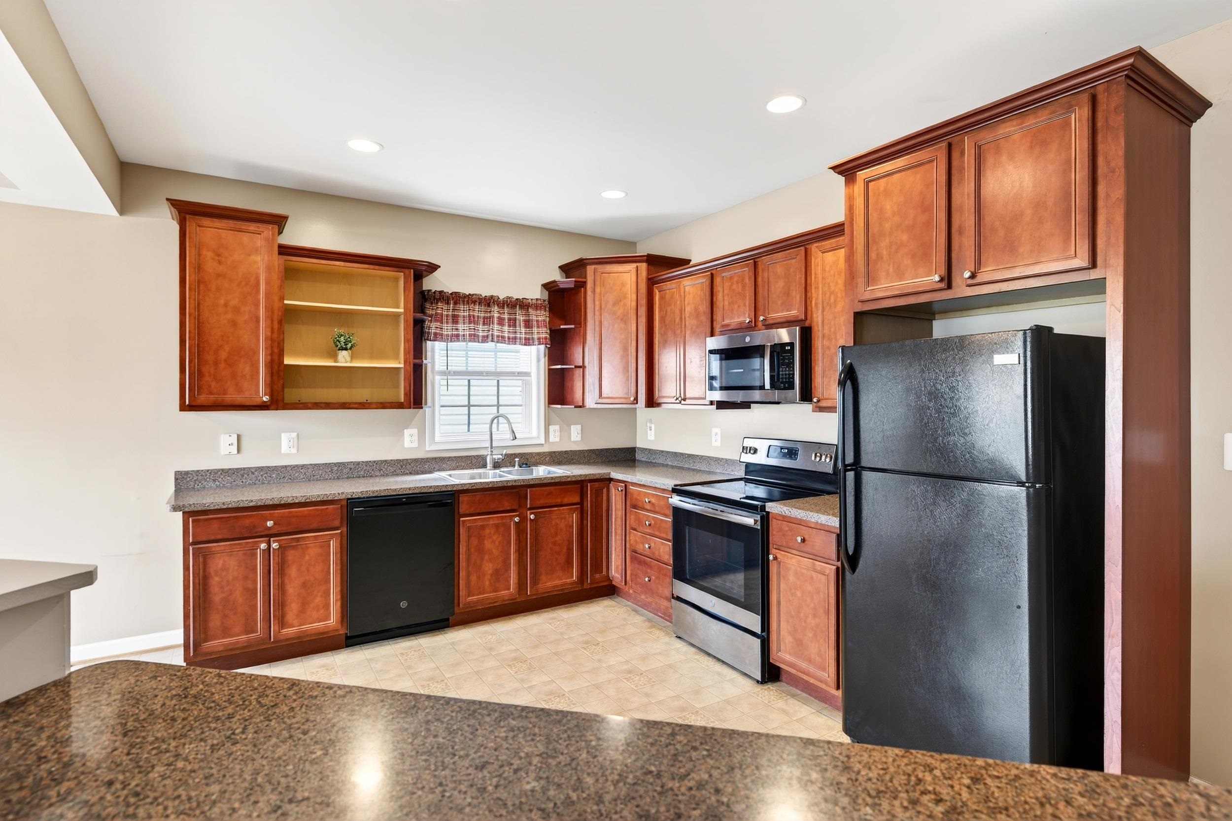 355 HOOVER RD, WOODSTOCK, Virginia 22664, 3 Bedrooms Bedrooms, ,2 BathroomsBathrooms,Residential,355 HOOVER RD,675256 MLS # 675256