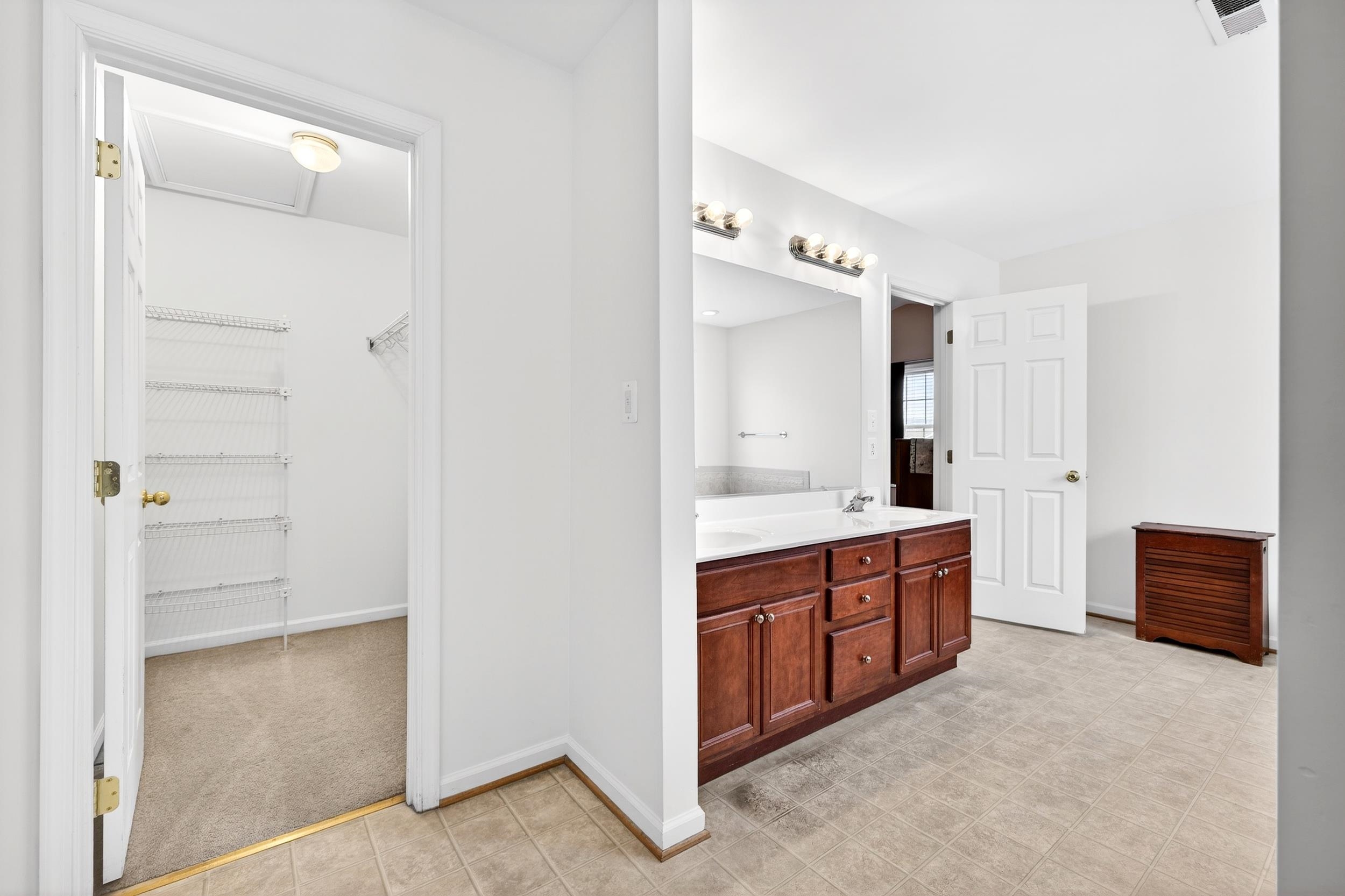 355 HOOVER RD, WOODSTOCK, Virginia 22664, 3 Bedrooms Bedrooms, ,2 BathroomsBathrooms,Residential,355 HOOVER RD,675256 MLS # 675256