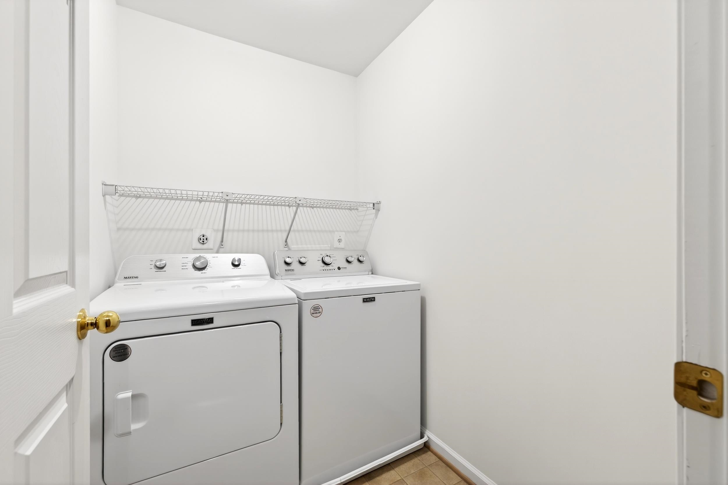 355 HOOVER RD, WOODSTOCK, Virginia 22664, 3 Bedrooms Bedrooms, ,2 BathroomsBathrooms,Residential,355 HOOVER RD,675256 MLS # 675256