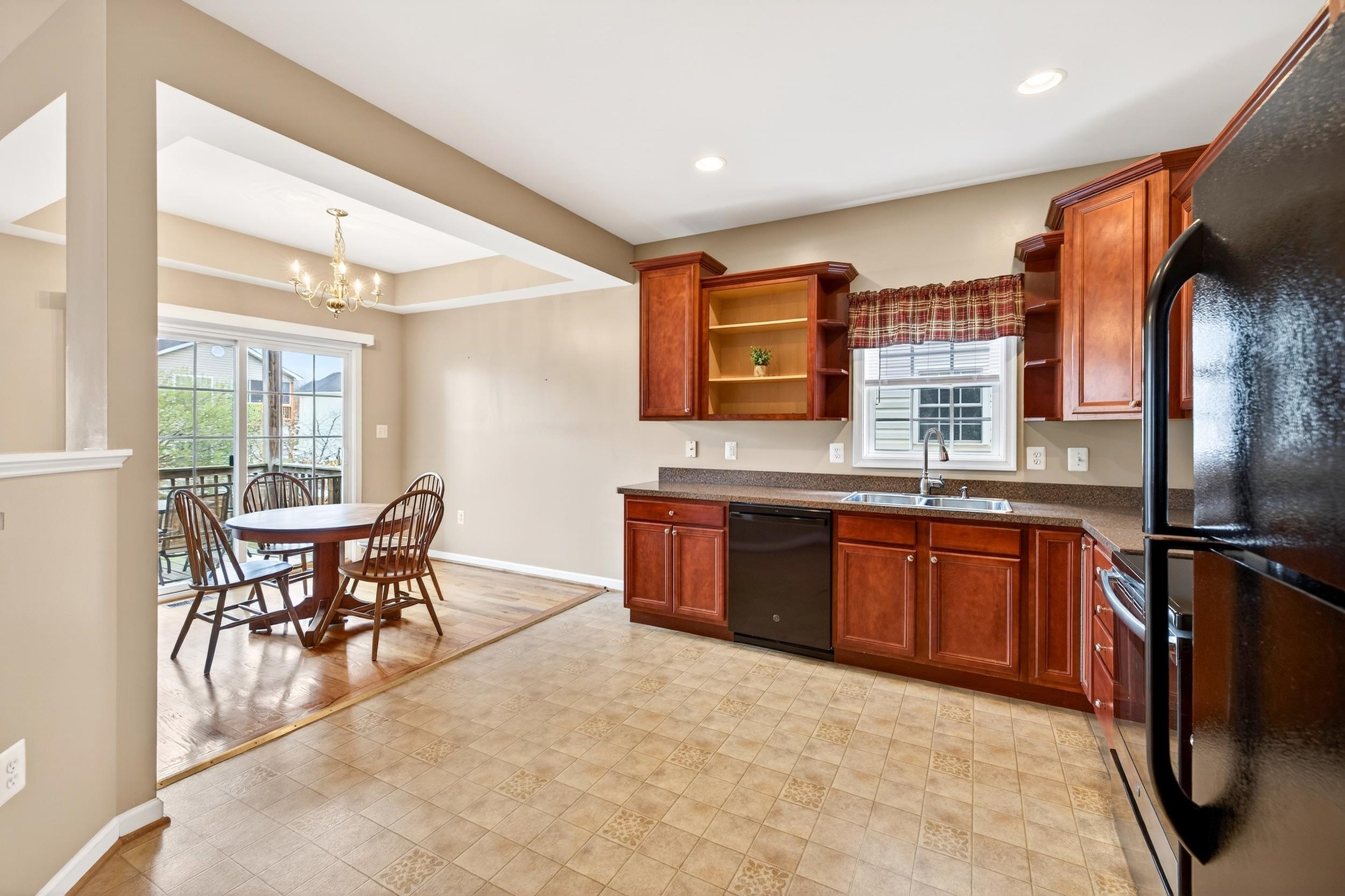 355 HOOVER RD, WOODSTOCK, Virginia 22664, 3 Bedrooms Bedrooms, ,2 BathroomsBathrooms,Residential,355 HOOVER RD,675256 MLS # 675256