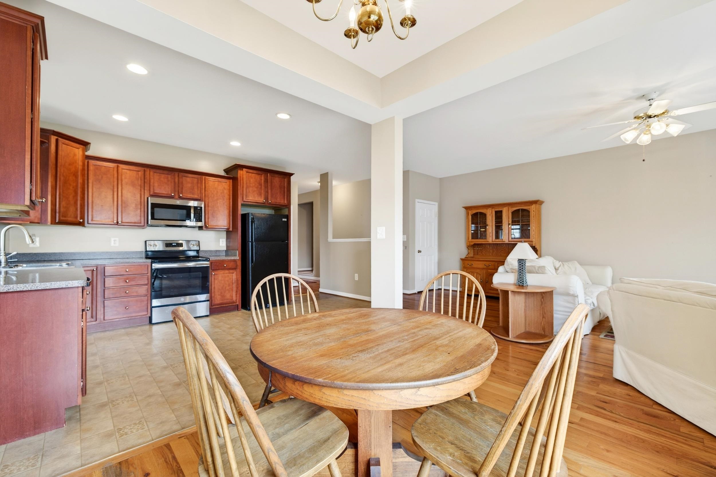 355 HOOVER RD, WOODSTOCK, Virginia 22664, 3 Bedrooms Bedrooms, ,2 BathroomsBathrooms,Residential,355 HOOVER RD,675256 MLS # 675256