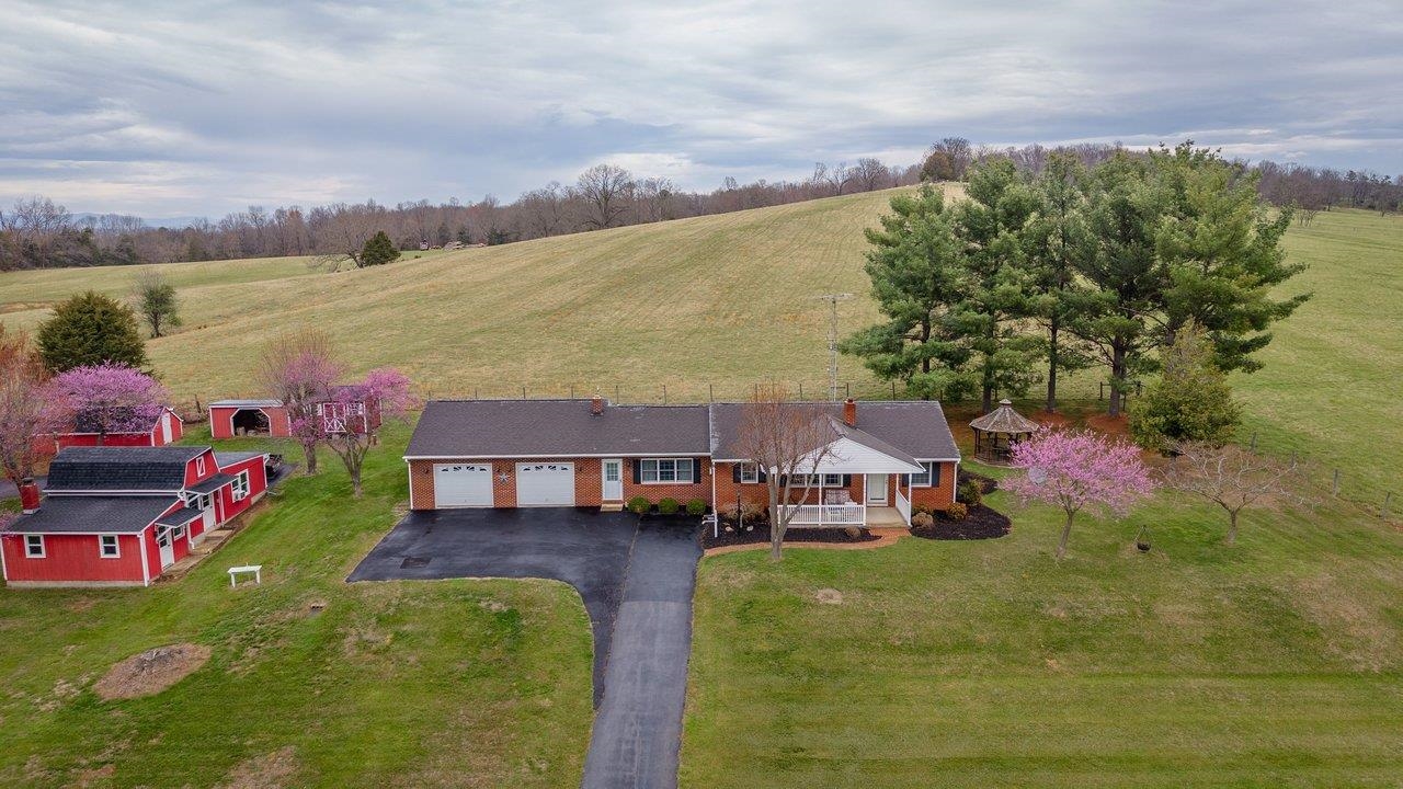 1098 PATTERSON MILL RD, GROTTOES, Virginia 24441, 3 Bedrooms Bedrooms, ,1 BathroomBathrooms,Residential,1098 PATTERSON MILL RD,675258 MLS # 675258
