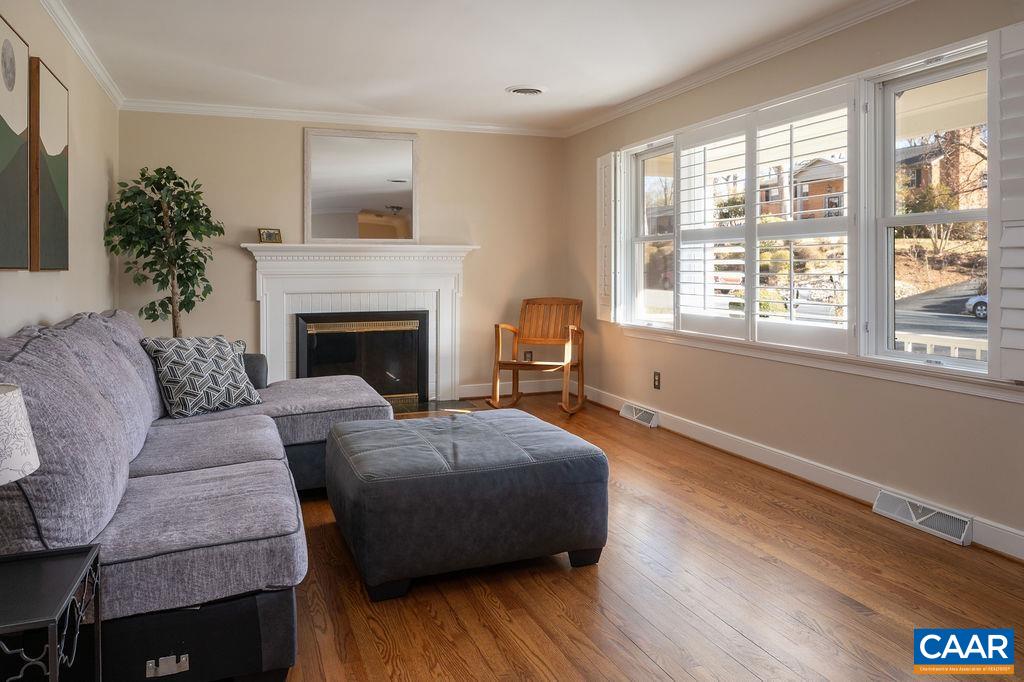 409 WESTMORELAND CT, CHARLOTTESVILLE, Virginia 22901, 4 Bedrooms Bedrooms, ,3 BathroomsBathrooms,Residential,409 WESTMORELAND CT,675259 MLS # 675259