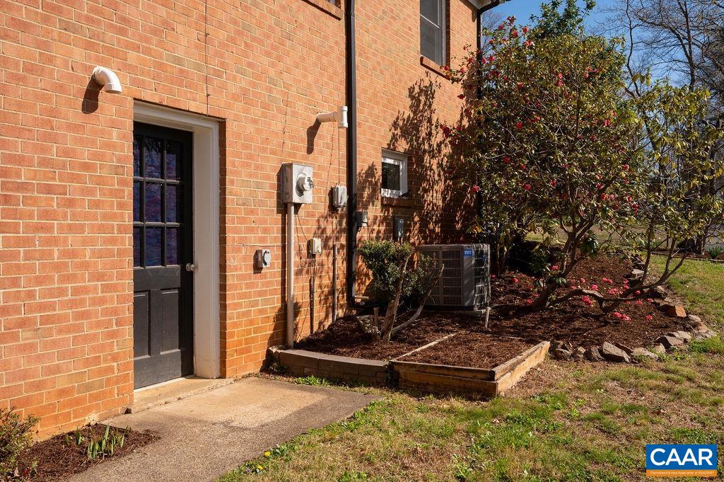 409 WESTMORELAND CT, CHARLOTTESVILLE, Virginia 22901, 4 Bedrooms Bedrooms, ,3 BathroomsBathrooms,Residential,409 WESTMORELAND CT,675259 MLS # 675259