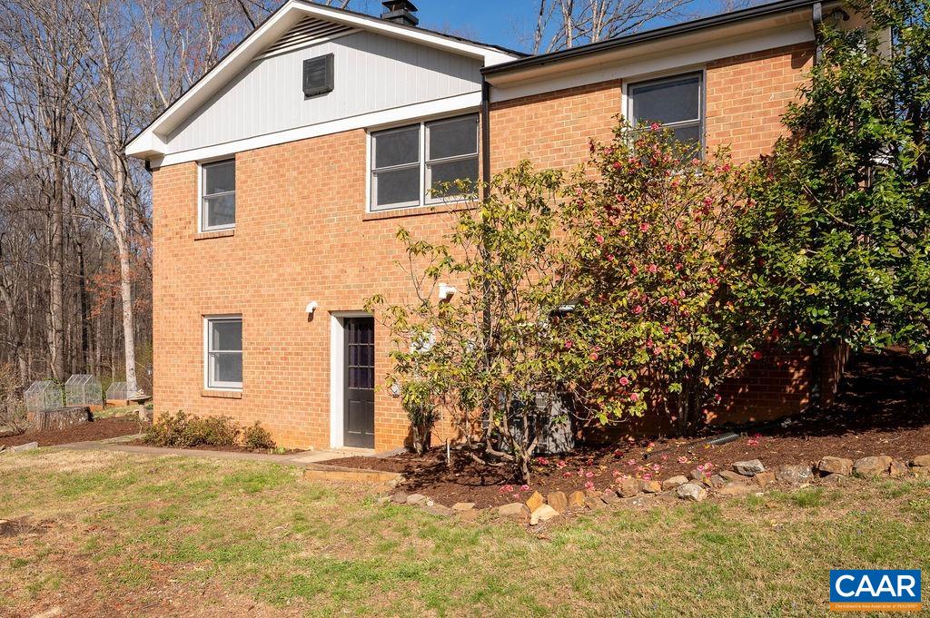 409 WESTMORELAND CT, CHARLOTTESVILLE, Virginia 22901, 4 Bedrooms Bedrooms, ,3 BathroomsBathrooms,Residential,409 WESTMORELAND CT,675259 MLS # 675259