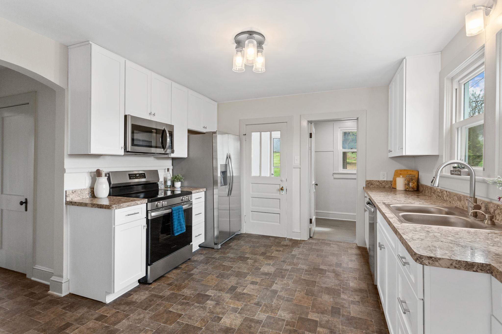 12204 DAPHNA RD, BROADWAY, Virginia 22815, 3 Bedrooms Bedrooms, ,2 BathroomsBathrooms,Residential,12204 DAPHNA RD,675266 MLS # 675266