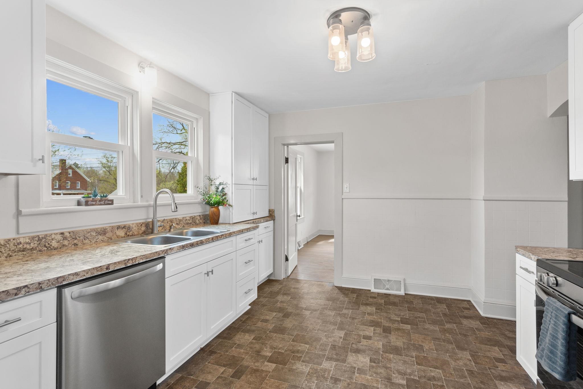 12204 DAPHNA RD, BROADWAY, Virginia 22815, 3 Bedrooms Bedrooms, ,2 BathroomsBathrooms,Residential,12204 DAPHNA RD,675266 MLS # 675266