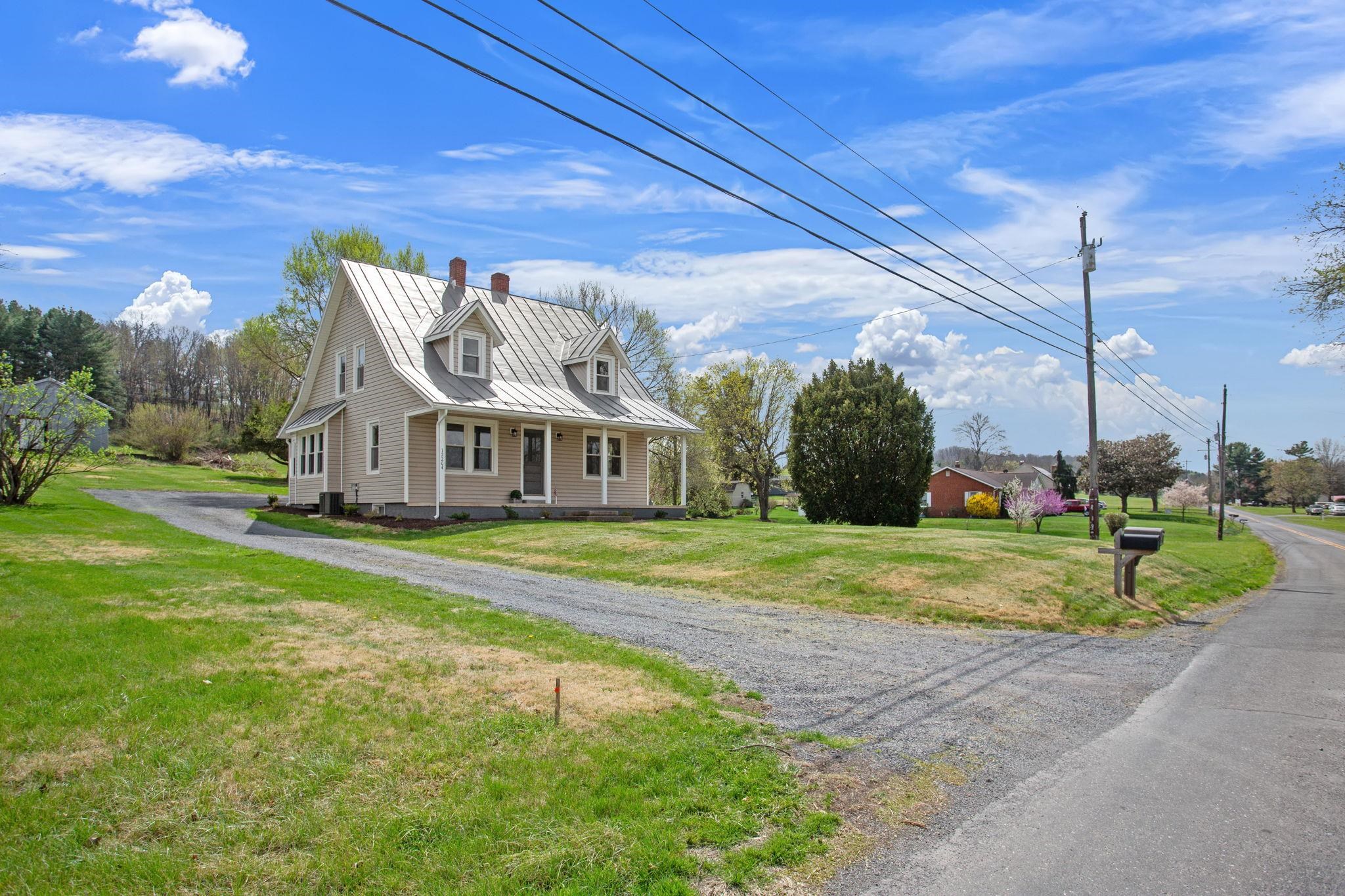 12204 DAPHNA RD, BROADWAY, Virginia 22815, 3 Bedrooms Bedrooms, ,2 BathroomsBathrooms,Residential,12204 DAPHNA RD,675266 MLS # 675266