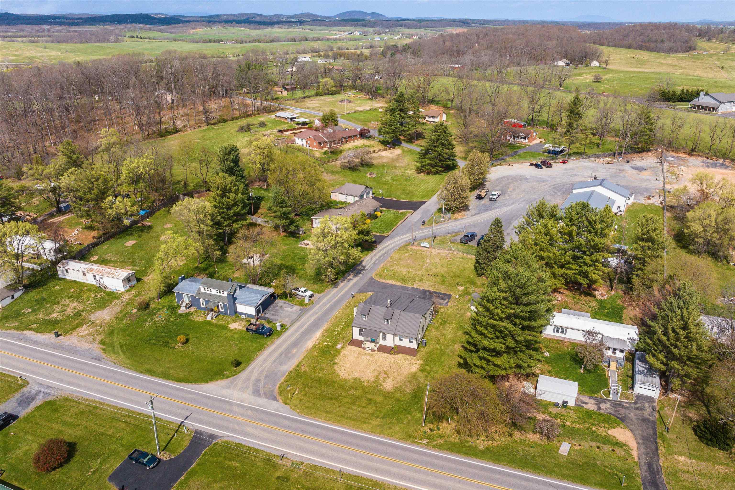 15 ROMAINE LN, STUARTS DRAFT, Virginia 24477, 3 Bedrooms Bedrooms, ,2 BathroomsBathrooms,Residential,15 ROMAINE LN,675270 MLS # 675270