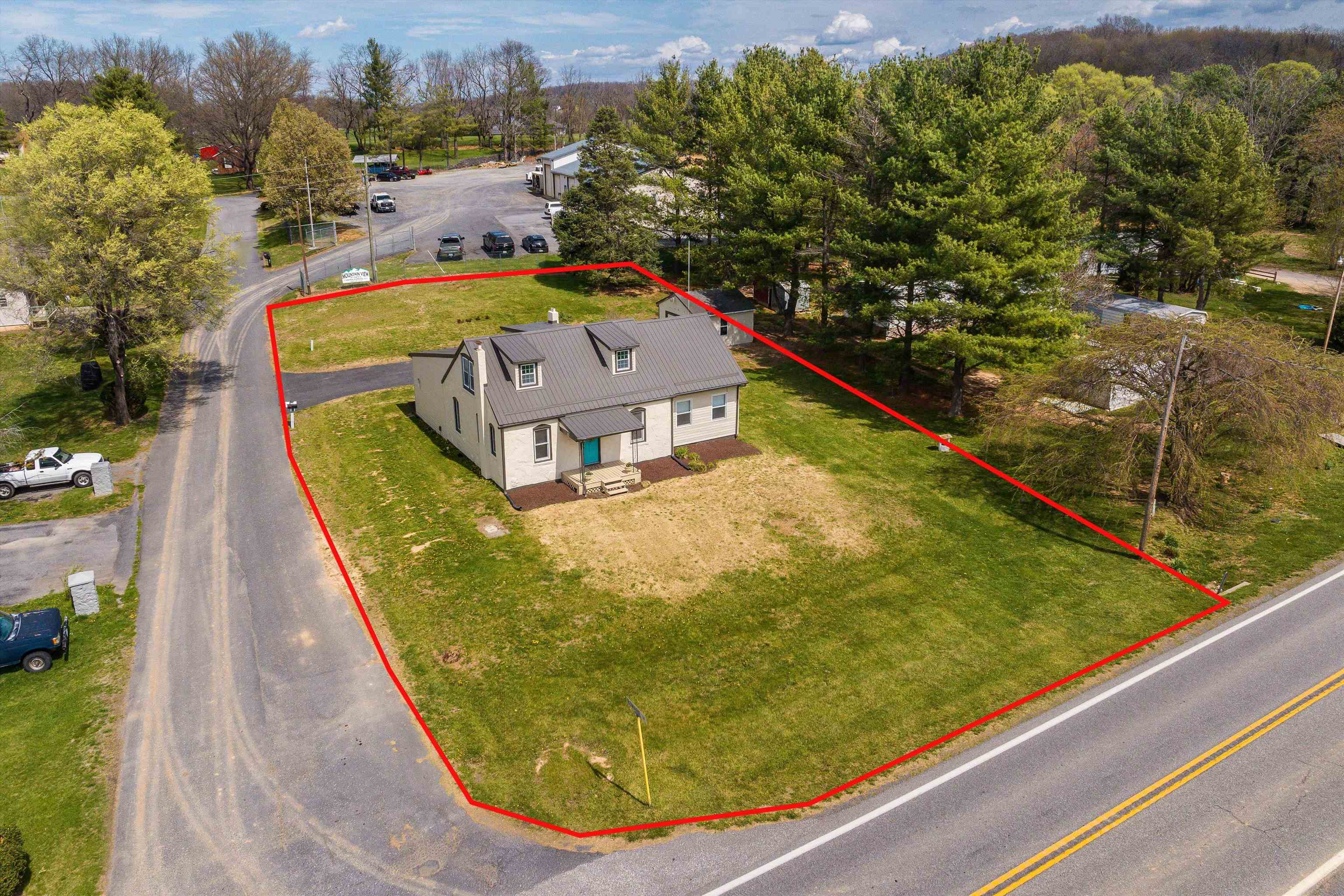 15 ROMAINE LN, STUARTS DRAFT, Virginia 24477, 3 Bedrooms Bedrooms, ,2 BathroomsBathrooms,Residential,15 ROMAINE LN,675270 MLS # 675270