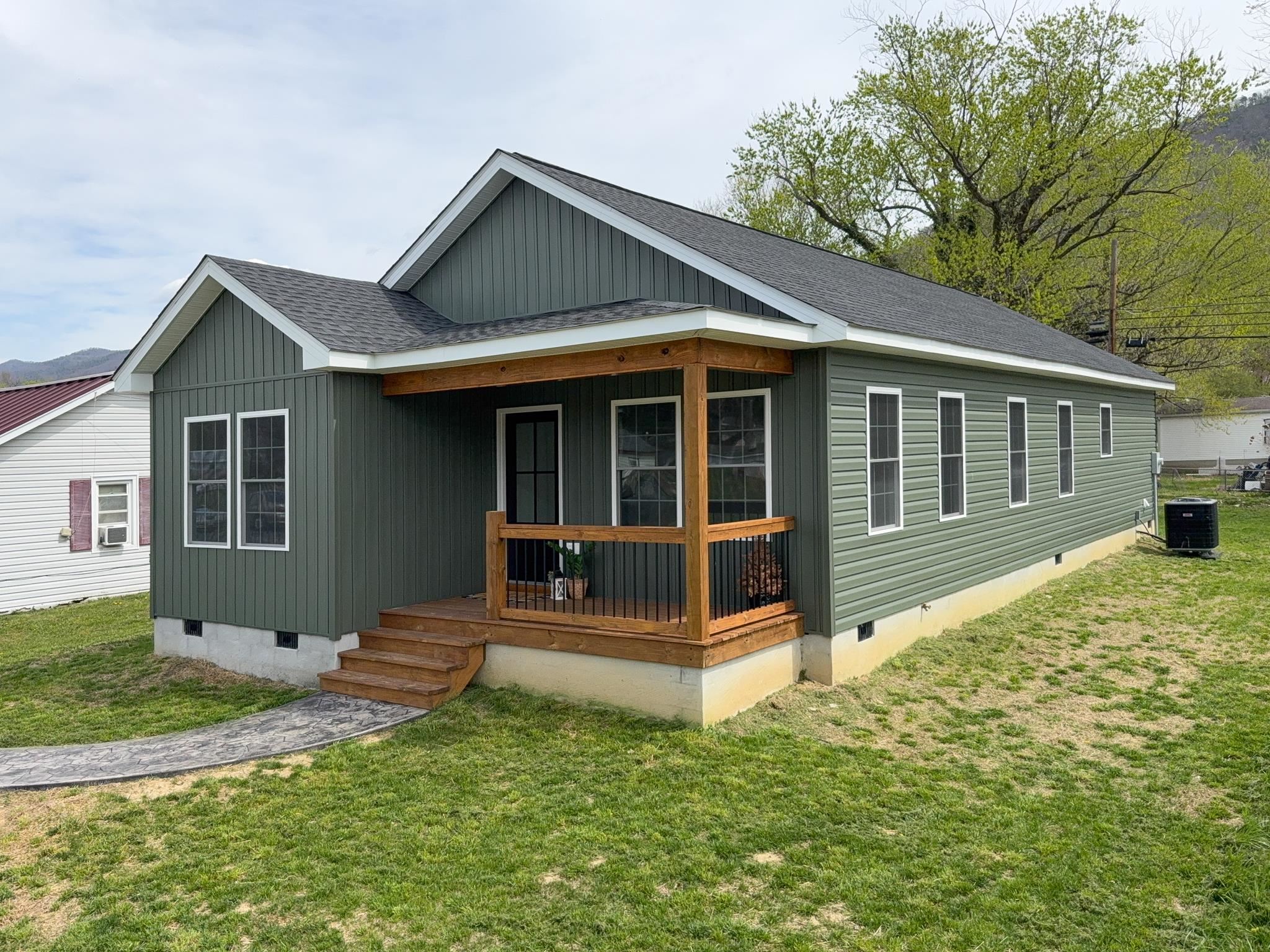 1710 BIRCH AVE, BUENA VISTA, Virginia 24416, 3 Bedrooms Bedrooms, ,2 BathroomsBathrooms,Residential,1710 BIRCH AVE,675276 MLS # 675276