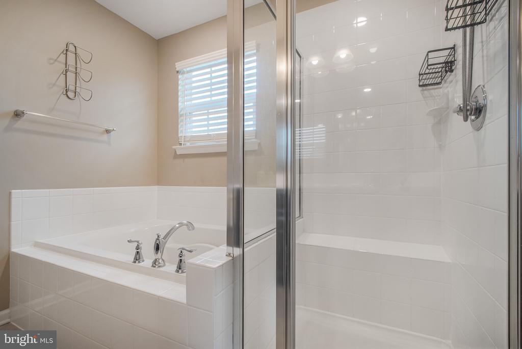 9501 FALL HAVEN, FREDERICKSBURG, Virginia 22407, 4 Bedrooms Bedrooms, ,2 BathroomsBathrooms,Residential,9501 FALL HAVEN,VASP2040290 MLS # VASP2040290