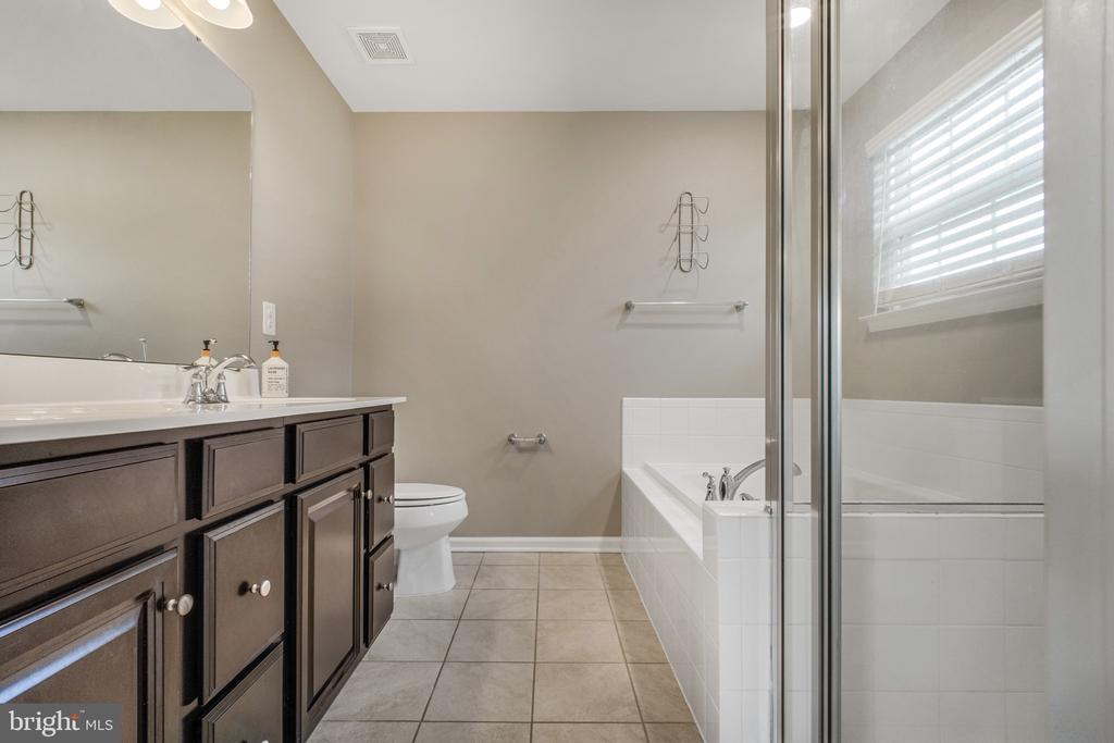 9501 FALL HAVEN, FREDERICKSBURG, Virginia 22407, 4 Bedrooms Bedrooms, ,2 BathroomsBathrooms,Residential,9501 FALL HAVEN,VASP2040290 MLS # VASP2040290