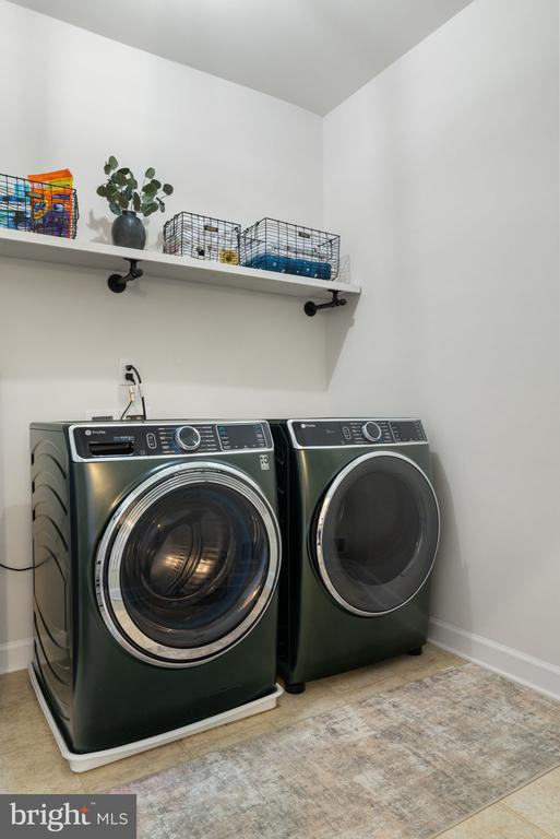 10419 ASPEN HIGHLANDS DR, SPOTSYLVANIA, Virginia 22553, 5 Bedrooms Bedrooms, ,4 BathroomsBathrooms,Residential,10419 ASPEN HIGHLANDS DR,VASP2040250 MLS # VASP2040250