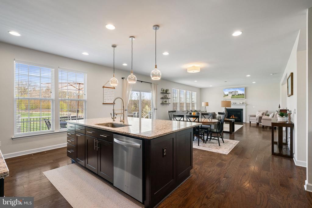 10419 ASPEN HIGHLANDS DR, SPOTSYLVANIA, Virginia 22553, 5 Bedrooms Bedrooms, ,4 BathroomsBathrooms,Residential,10419 ASPEN HIGHLANDS DR,VASP2040250 MLS # VASP2040250