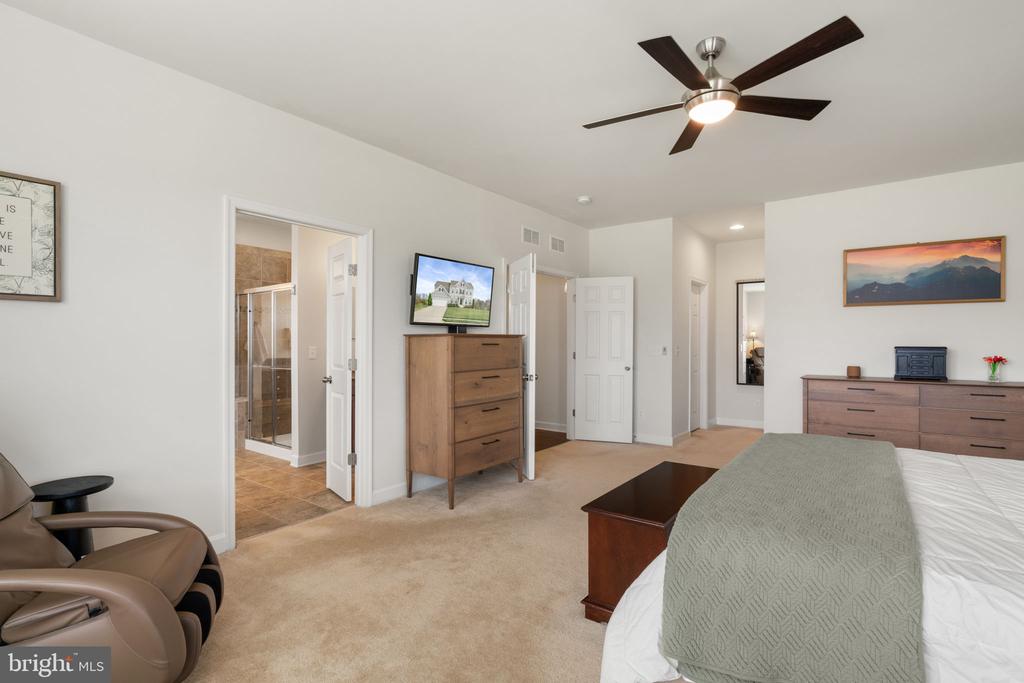 10419 ASPEN HIGHLANDS DR, SPOTSYLVANIA, Virginia 22553, 5 Bedrooms Bedrooms, ,4 BathroomsBathrooms,Residential,10419 ASPEN HIGHLANDS DR,VASP2040250 MLS # VASP2040250