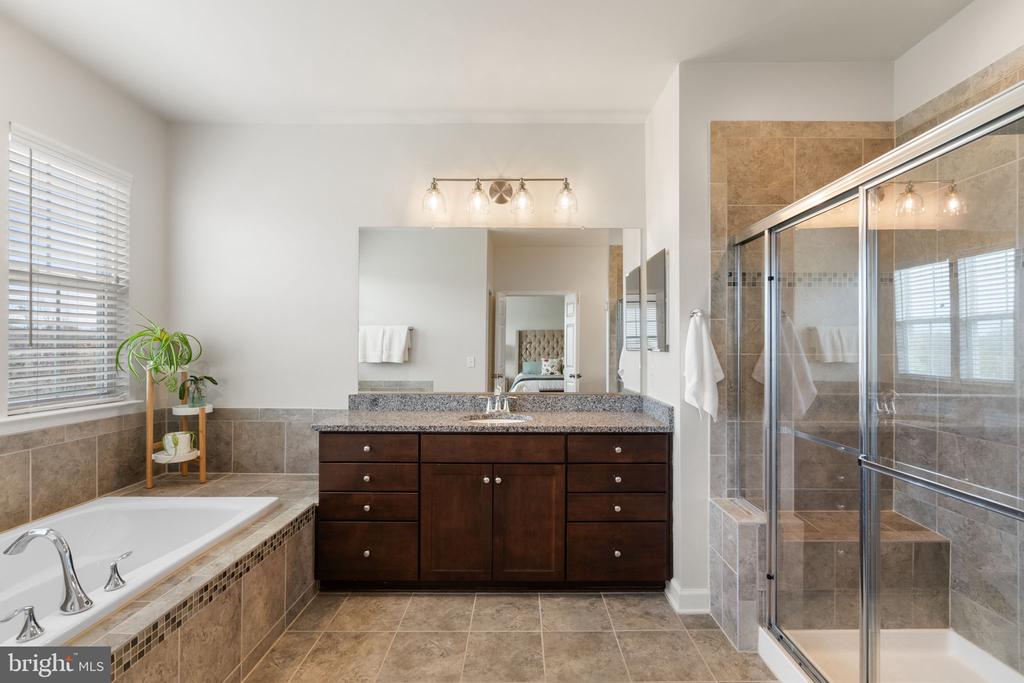 10419 ASPEN HIGHLANDS DR, SPOTSYLVANIA, Virginia 22553, 5 Bedrooms Bedrooms, ,4 BathroomsBathrooms,Residential,10419 ASPEN HIGHLANDS DR,VASP2040250 MLS # VASP2040250