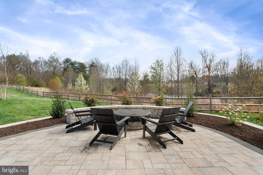 10419 ASPEN HIGHLANDS DR, SPOTSYLVANIA, Virginia 22553, 5 Bedrooms Bedrooms, ,4 BathroomsBathrooms,Residential,10419 ASPEN HIGHLANDS DR,VASP2040250 MLS # VASP2040250