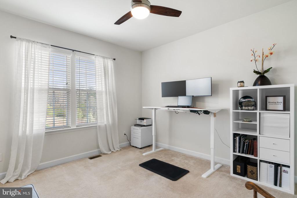 10419 ASPEN HIGHLANDS DR, SPOTSYLVANIA, Virginia 22553, 5 Bedrooms Bedrooms, ,4 BathroomsBathrooms,Residential,10419 ASPEN HIGHLANDS DR,VASP2040250 MLS # VASP2040250